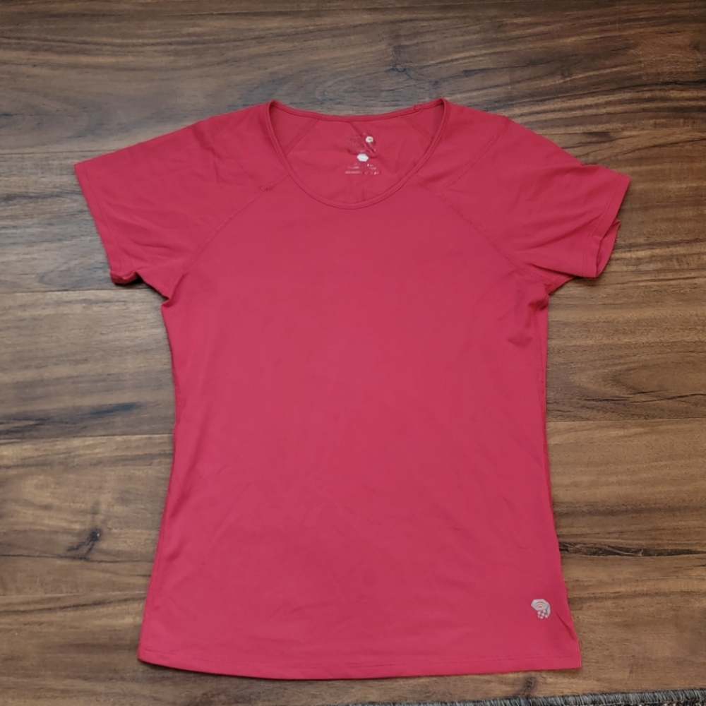 Mountain hardwear t-shirt
